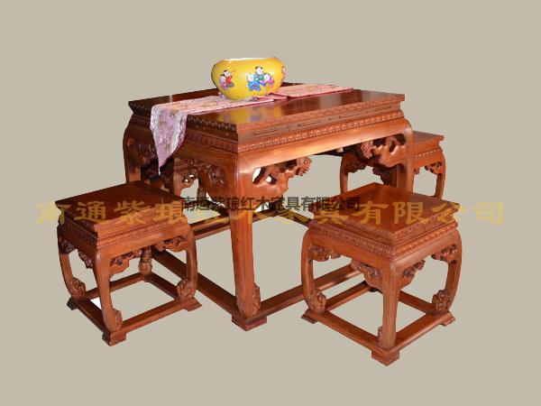  龍韻方桌